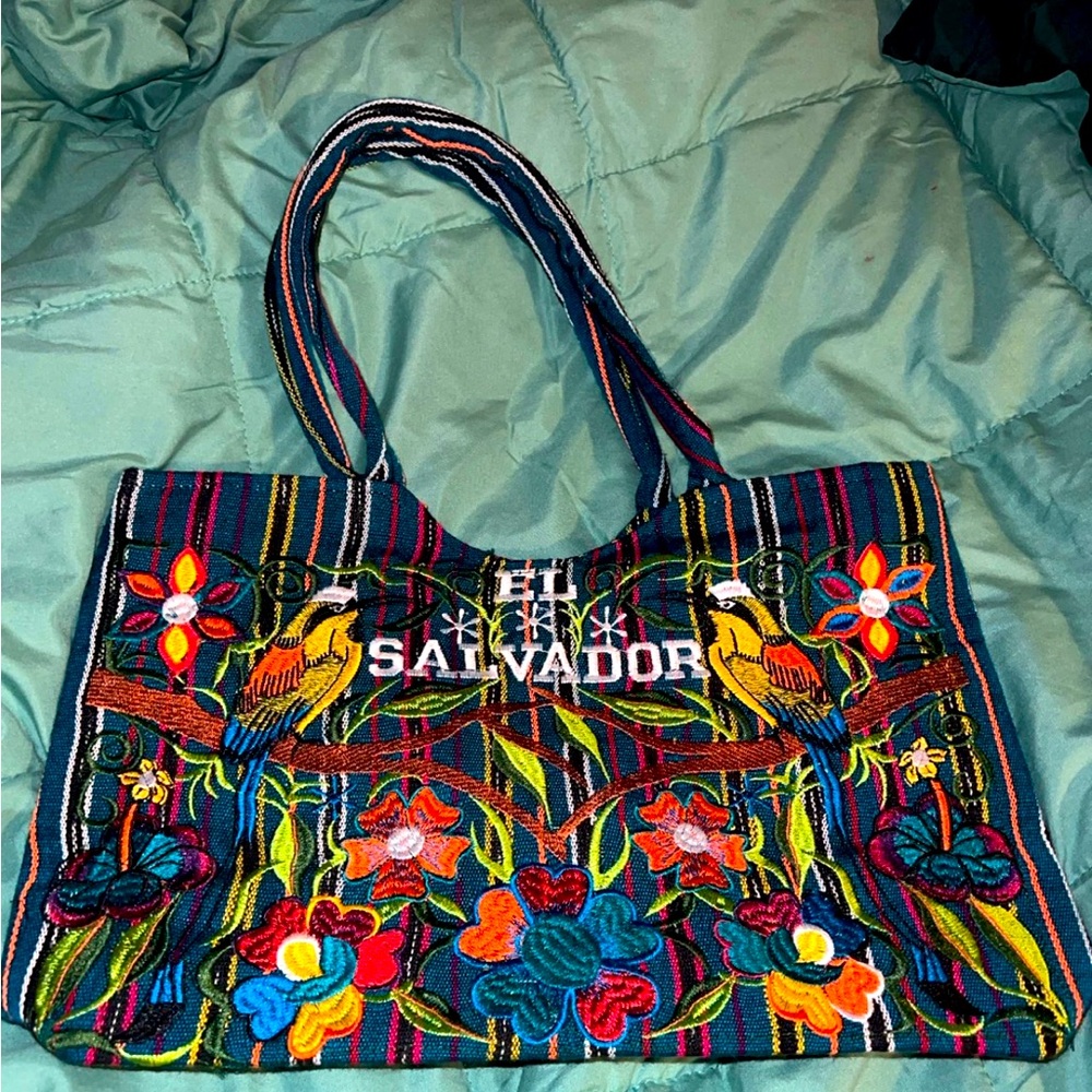 El Salvador Shoulder Bag